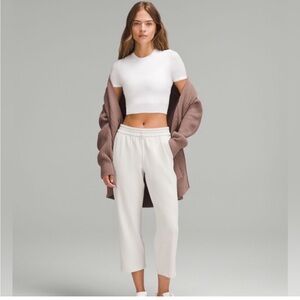 Lululemon Soft Stream High-Raise Straight Leg cropped